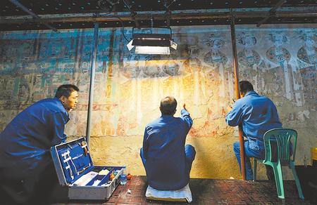 莫高窟記得，“飛天”記得…… ——敦煌研究院文物保護(hù)利用群體素描