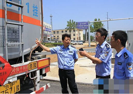 蘭州市開展?；愤\(yùn)輸交通安全專項(xiàng)整治行動(dòng)