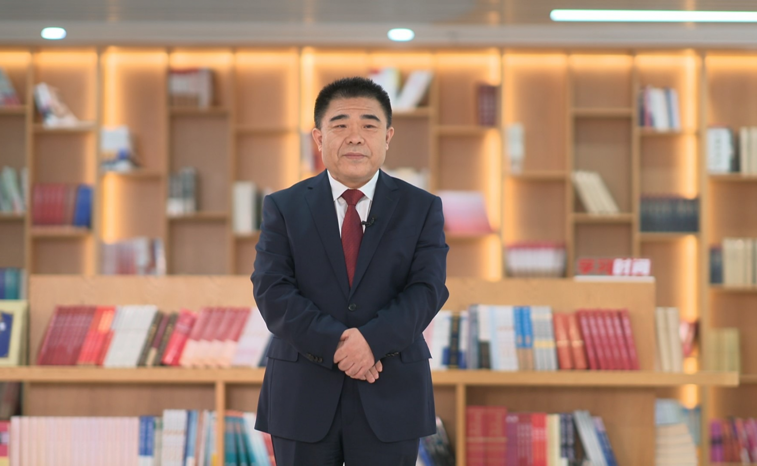 作風(fēng)問(wèn)題核心是黨同人民群眾的關(guān)系問(wèn)題